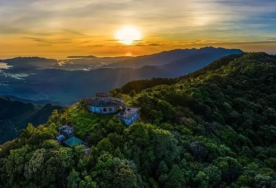Núi Bạch Mã Huế